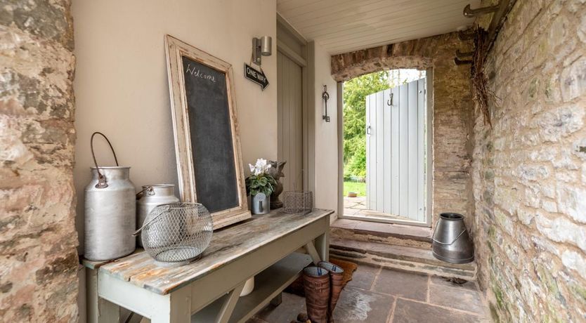 Photo of 1 Bed in Llanfrynach