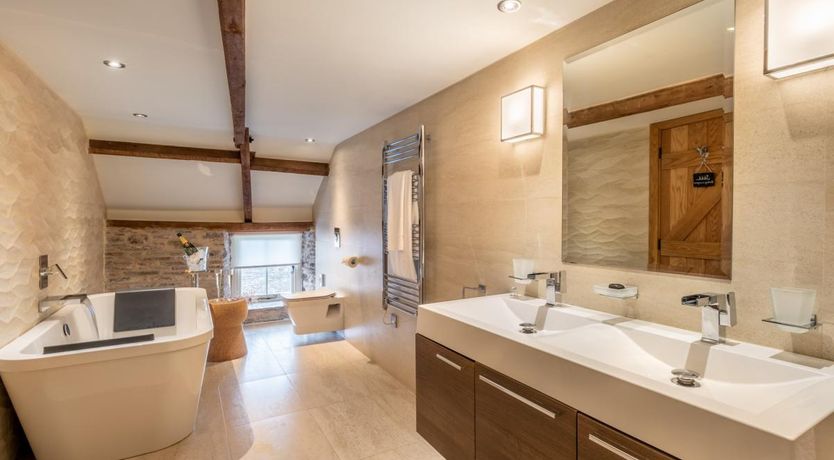 Photo of 1 Bed in Llanfrynach