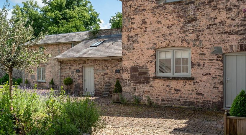 Photo of 1 Bed in Llanfrynach