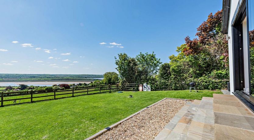 Photo of 3 Bed in Ashford