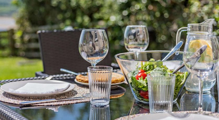 Photo of 3 Bed in Ashford