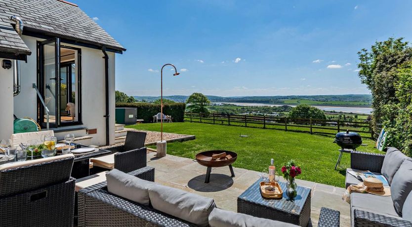 Photo of 3 Bed in Ashford