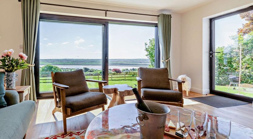 Photo of 3 Bed in Ashford