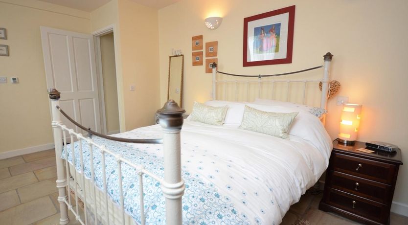 Photo of 2 Bed in Llwyngwril