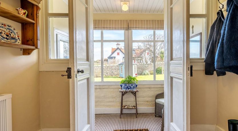 Photo of 5 Bed in Machrihanish