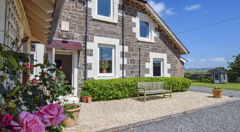 Photo of 5 Bed in Machrihanish