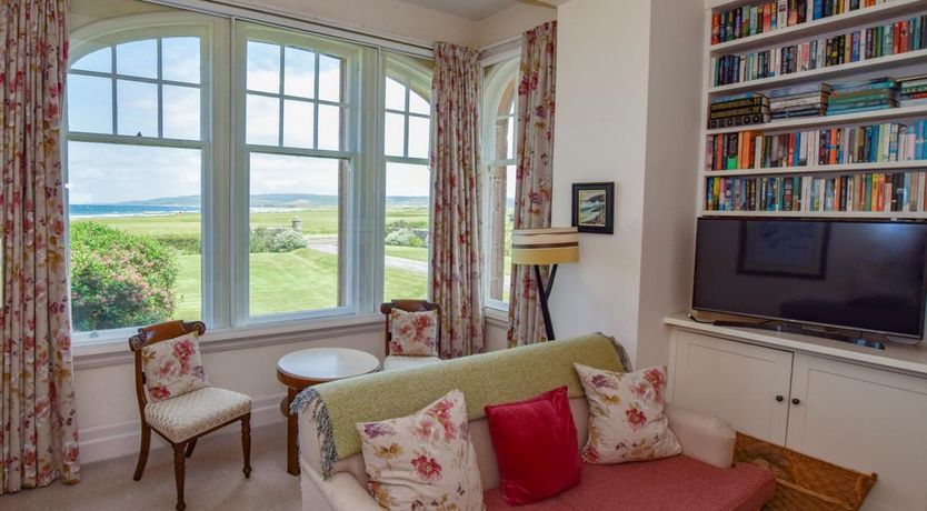 Photo of 5 Bed in Machrihanish