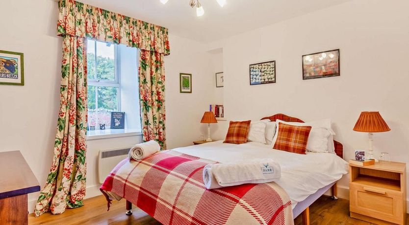 Photo of 3 Bed in Farr