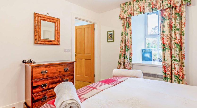 Photo of 3 Bed in Farr