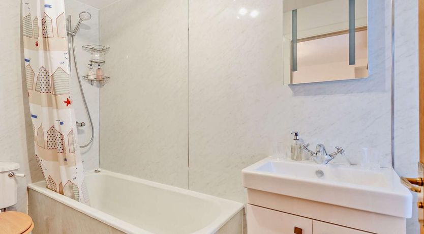 Photo of 3 Bed in Farr