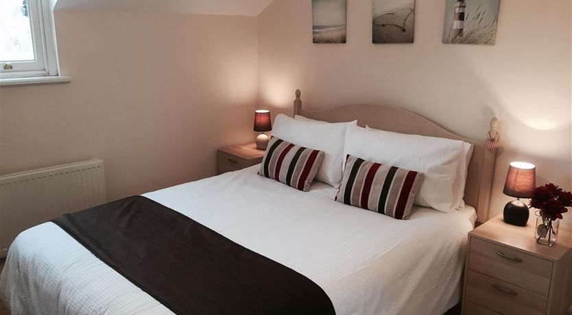 Photo of 3 Bed in Tenby