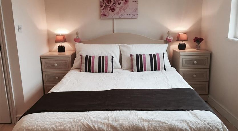 Photo of 3 Bed in Tenby