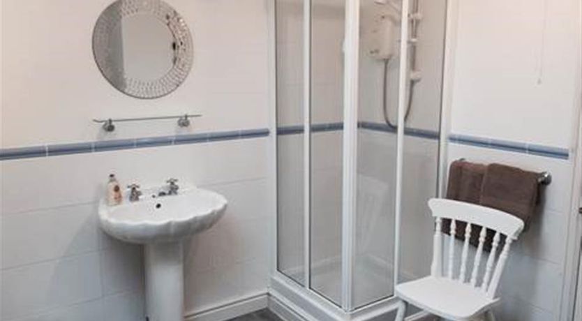 Photo of 3 Bed in Tenby