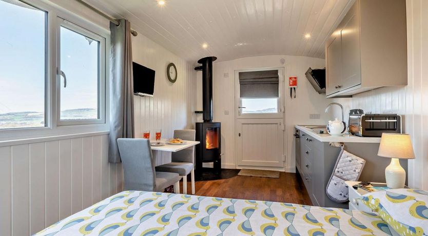 Photo of 1 Bed in Whitchurch Canonicorum