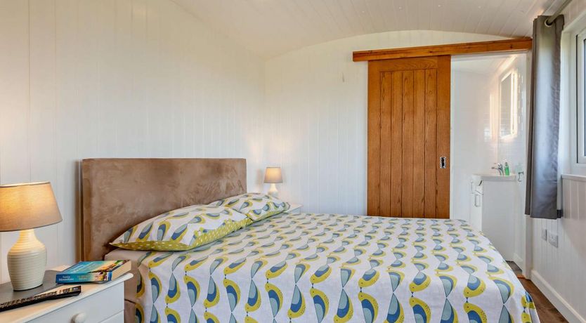 Photo of 1 Bed in Whitchurch Canonicorum