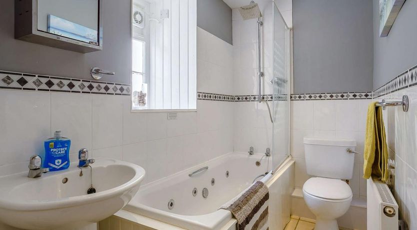 Photo of 3 Bed in Navidale