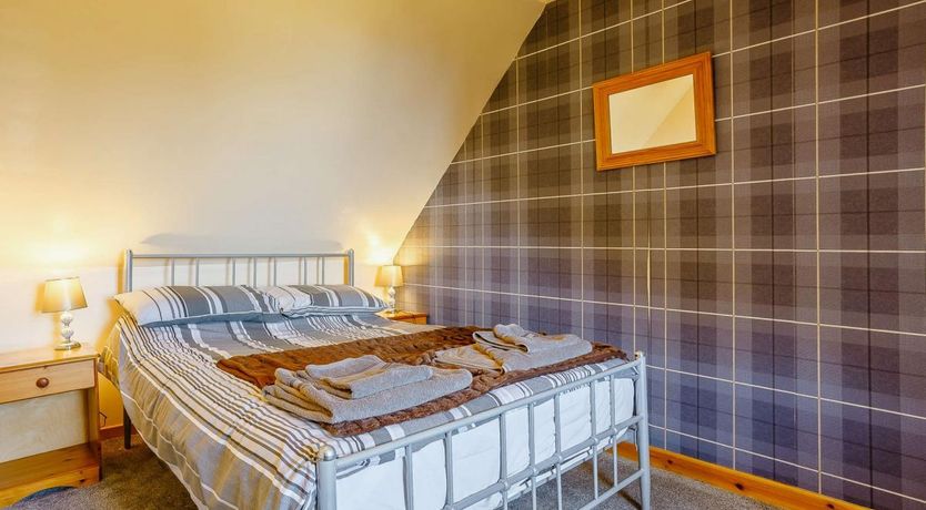 Photo of 3 Bed in Navidale