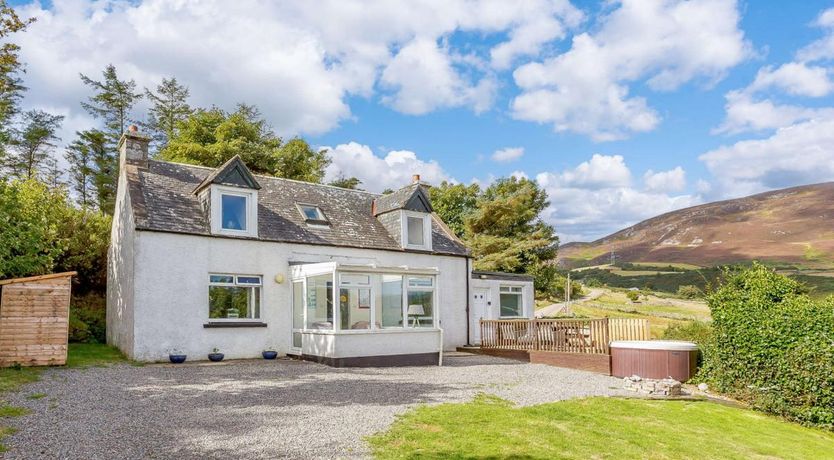 Photo of 3 Bed in Navidale