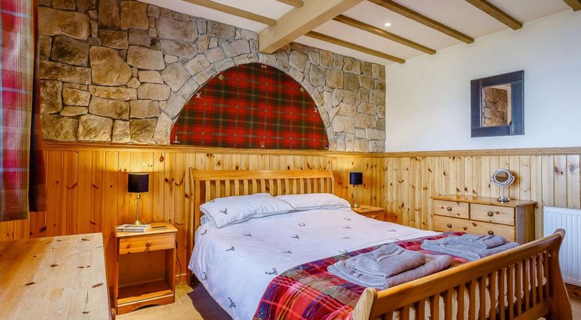 Photo of 3 Bed in Navidale