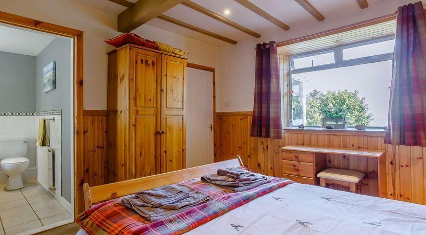 Photo of 3 Bed in Navidale