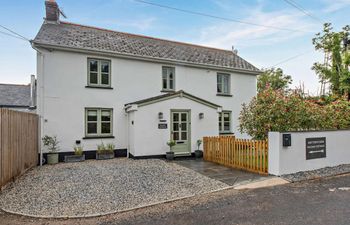 4 Bed in Berrynarbor Holiday Home