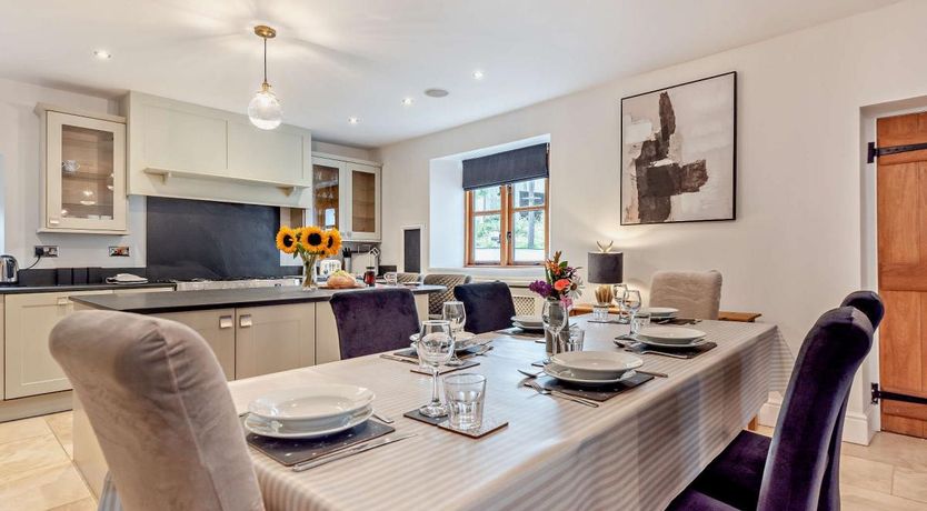 Photo of 4 Bed in Berrynarbor