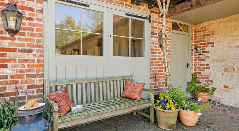 Photo of 1 Bed in Fifehead Neville