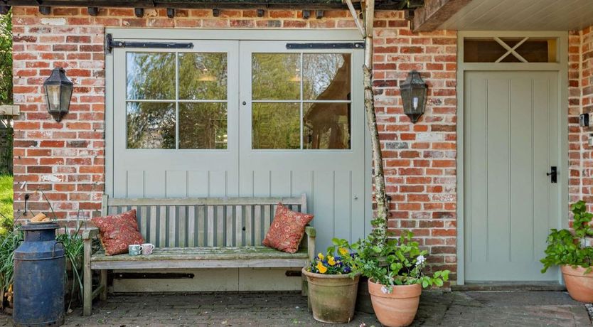 Photo of 1 Bed in Fifehead Neville