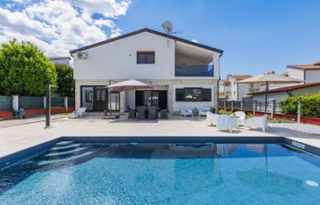 Villa Rubil Holiday Home