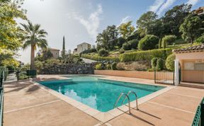 Photo of Le Bougainvillier