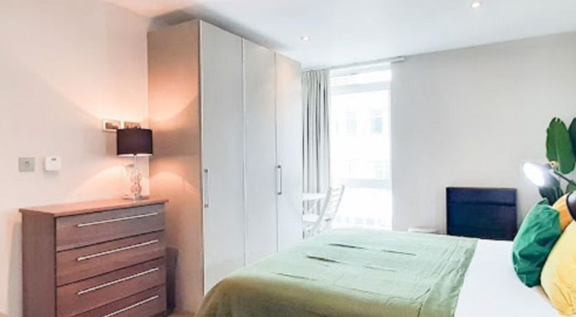 Photo of Friends Street