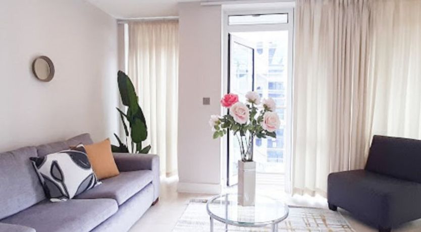 Photo of Friends Street