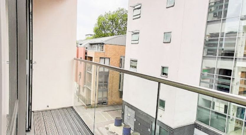 Photo of Friends Street