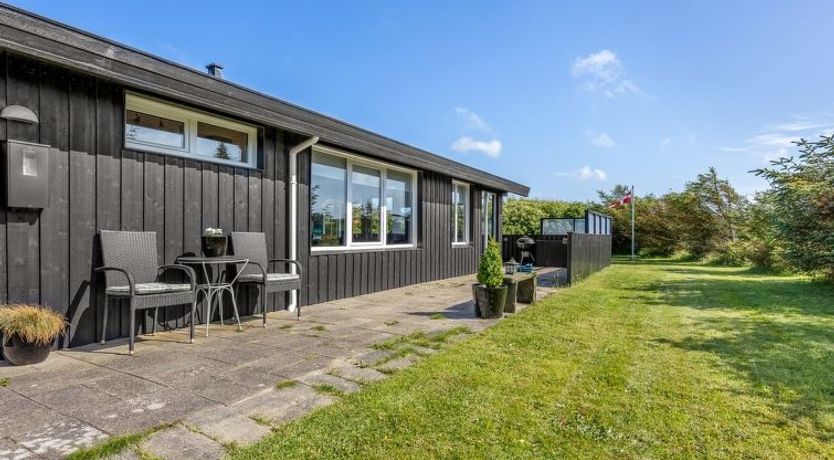 Photo of "Erblin" - 400m from the sea