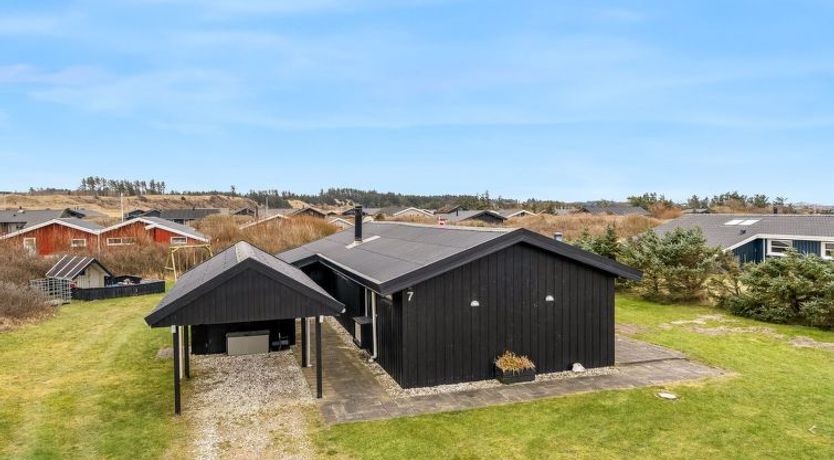 Photo of "Erblin" - 400m from the sea