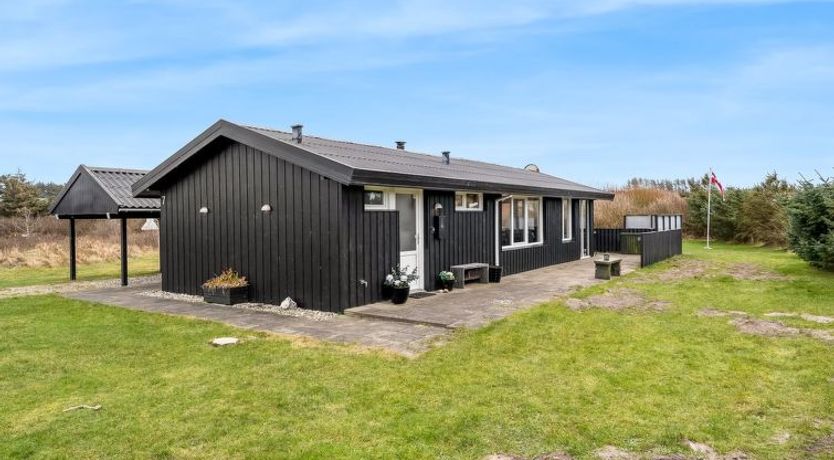 Photo of "Erblin" - 400m from the sea