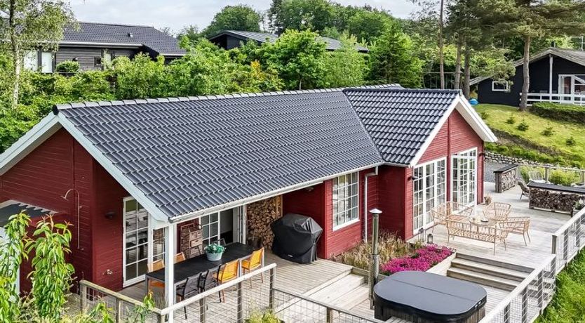 Photo of "Blek" - 2.8km from the sea