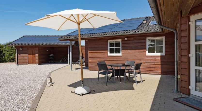 Photo of "Elli" - 700m from the sea