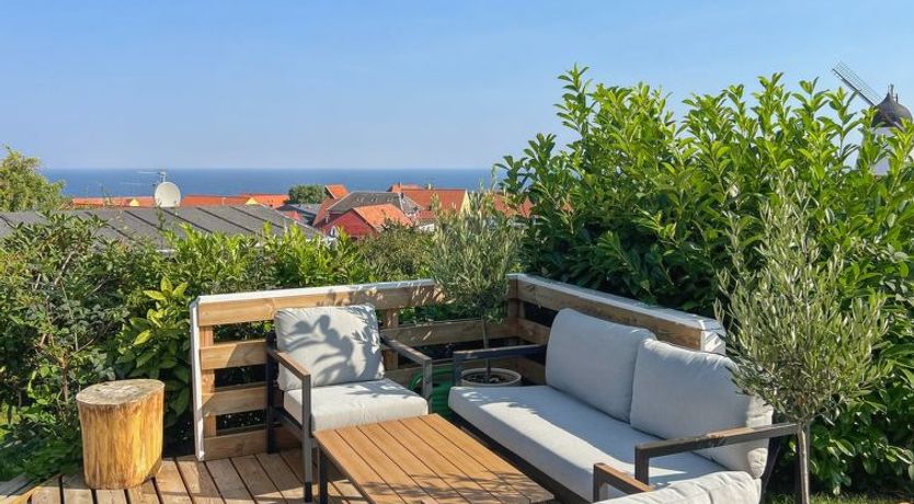 Photo of "Jolanda" - 800m from the sea