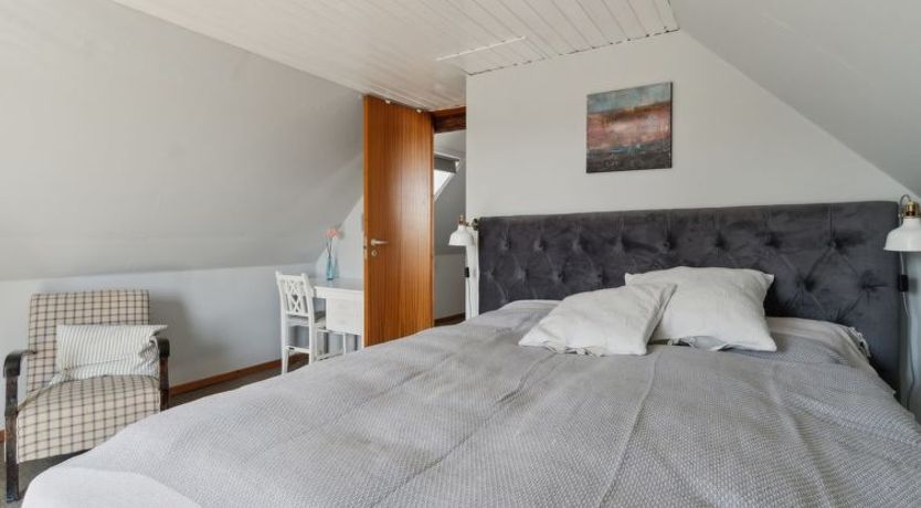 Photo of "Hakon" - 40m from the sea