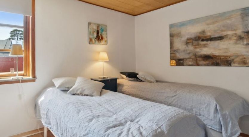 Photo of "Hakon" - 40m from the sea