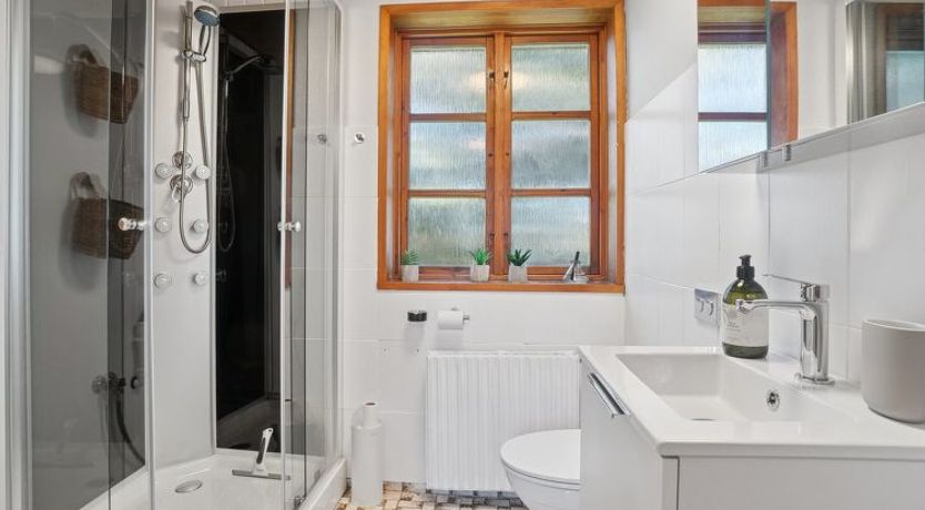 Photo of "Hakon" - 40m from the sea