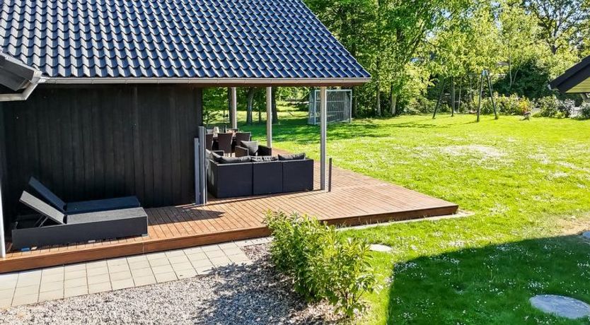 Photo of "Erlinda" - 300m from the sea