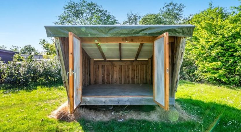 Photo of "Erlinda" - 300m from the sea