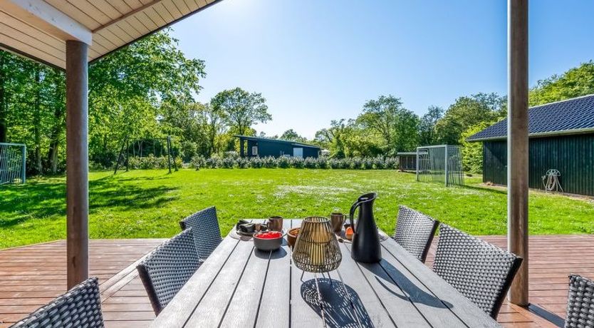 Photo of "Erlinda" - 300m from the sea