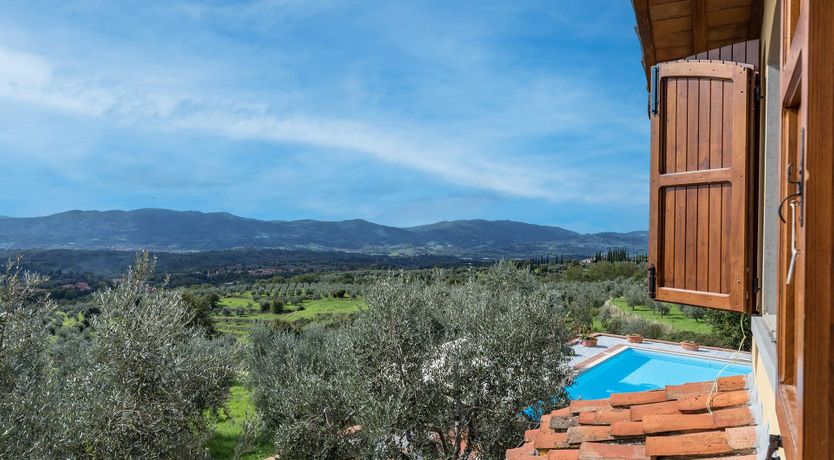 Photo of A Home's Embrace