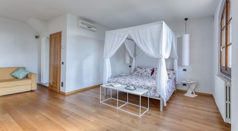 Photo of A Home's Embrace