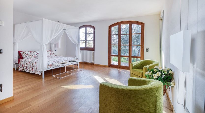 Photo of A Home's Embrace