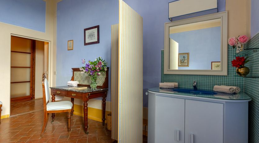 Photo of Vines of Gold