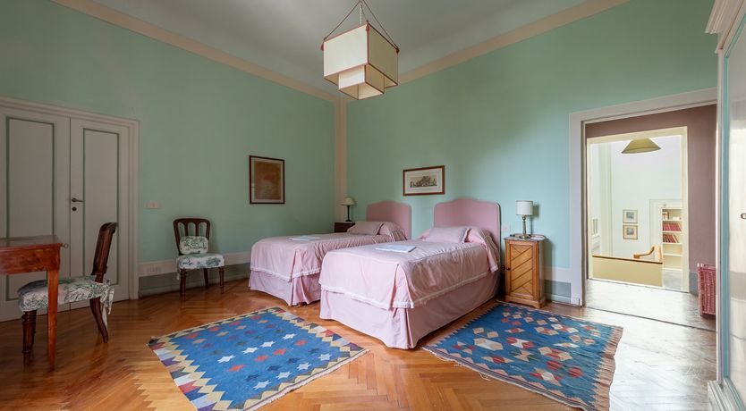 Photo of Vines of Gold